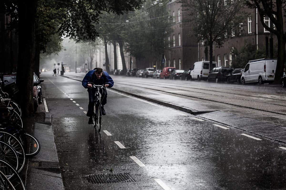 Amsterdam wil auto ontmoedigen met ‘WEF-versperringen’