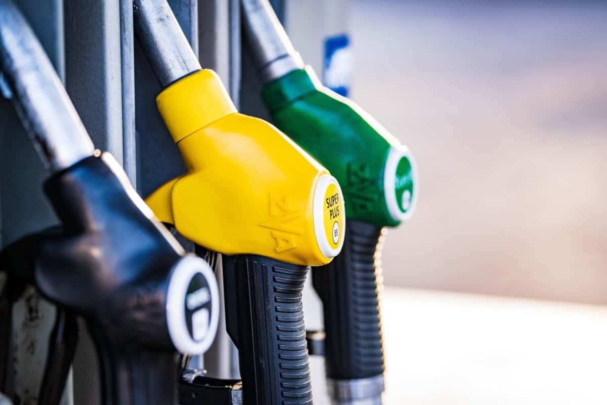 Benzineprijs bijna 50 cent per liter omhoog in één jaar tijd!